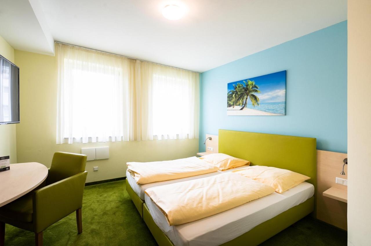 Sternplatz Hotel เอฮิงเงน ภายนอก รูปภาพ