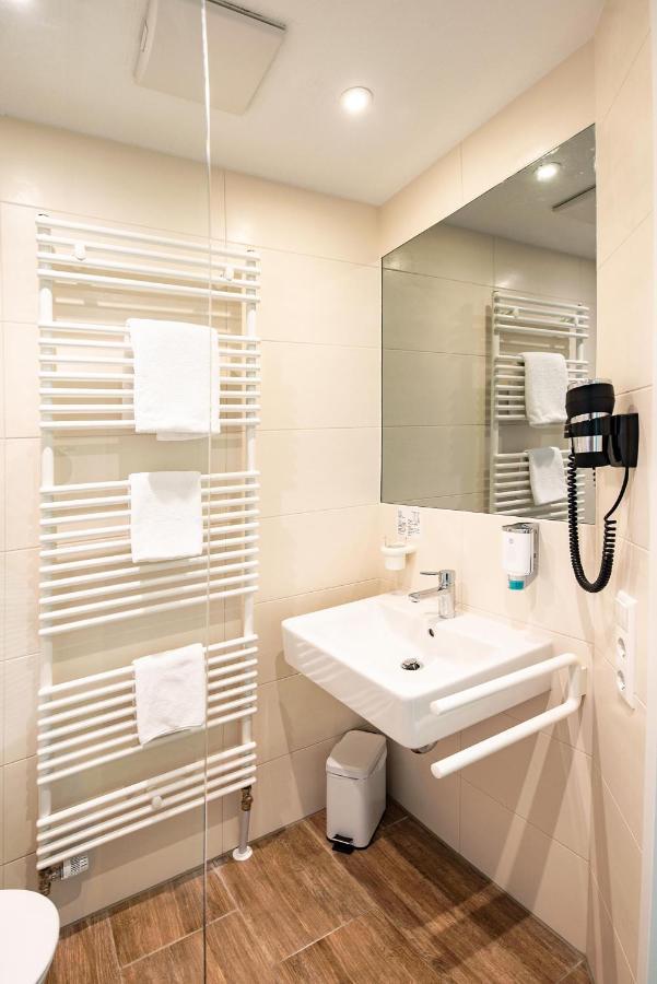 Sternplatz Hotel เอฮิงเงน ภายนอก รูปภาพ
