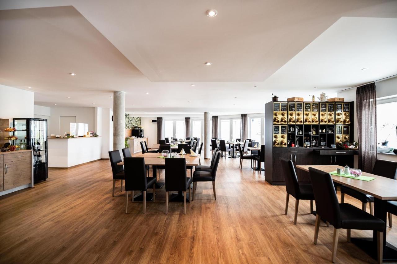 Sternplatz Hotel เอฮิงเงน ภายนอก รูปภาพ