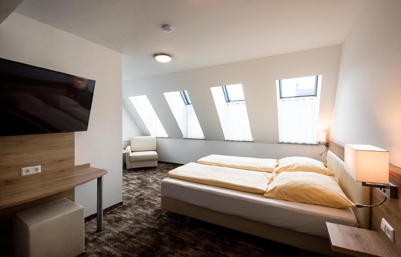 Sternplatz Hotel เอฮิงเงน ภายนอก รูปภาพ